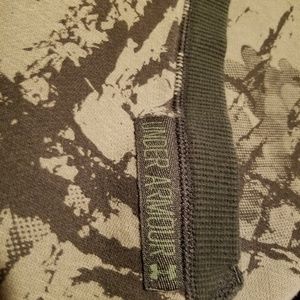 Under Armour Tops - Womens under armour camo hoodie Under Armour Tops - Womens under armour camo hoodie